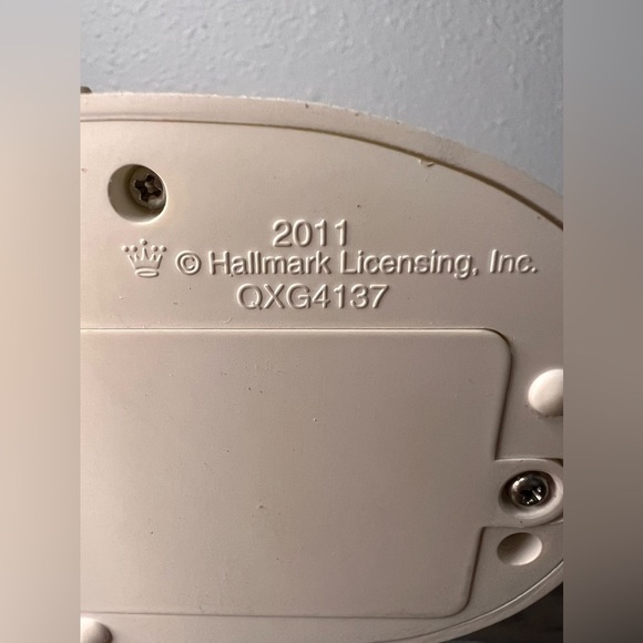 Hallmark Keepsake 2011 “Jingle Bell Blues” Christmas Ornament Magic Collection - Picture 9 of 10